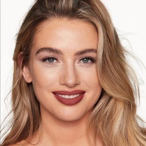 ⬇️🆕NWT Charlotte Tilbury Walk of Shame Mini Lipstick 💄